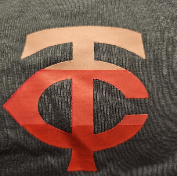 NWOT Minnesota Twins T-shirt. Size:M. - Picture 3 of 5